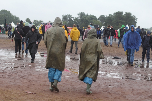 Man hatte an diesem Festival-Wochenende fast gar keine andere Wahl als sich bedeckt zu halten.