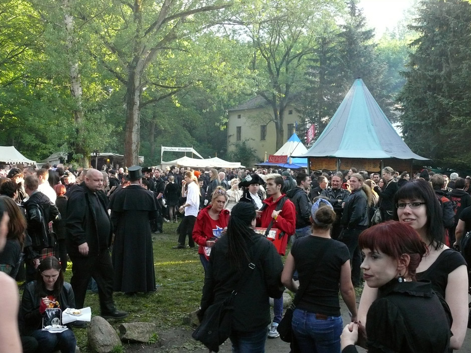 Wave-Gotik-Treffen 2013 - das schwarzbunte Publikum