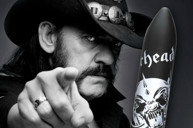 Unter dem Namen „The Official Pleasure Connection“ warten auf geneigte Motörhead-Fans Vibratoren in Form von Pistolenkugeln und Torpedos, verziert mit dem Motörhead-Logo