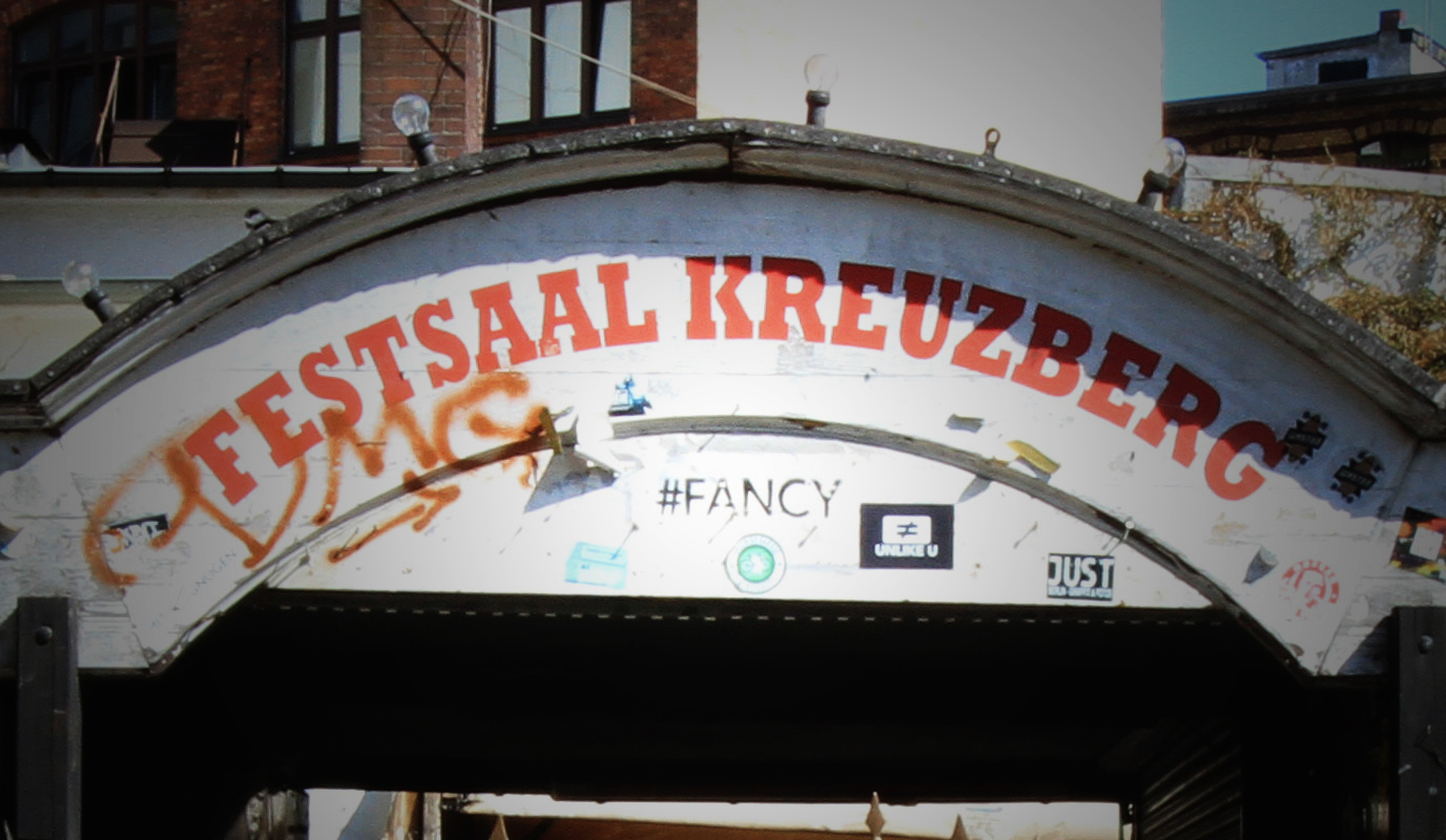 Der Festsaal-Kreuzberg-Schriftzug wird bald auf dem White-Trash-Gelände zu sehen sein.