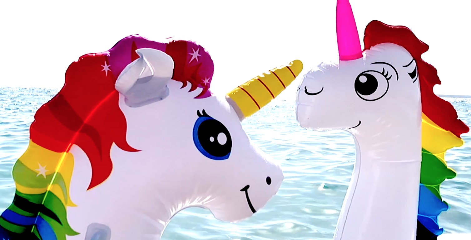 Free Unicorns! Screenshot aus Hustens neuem Video zu „An Dich“