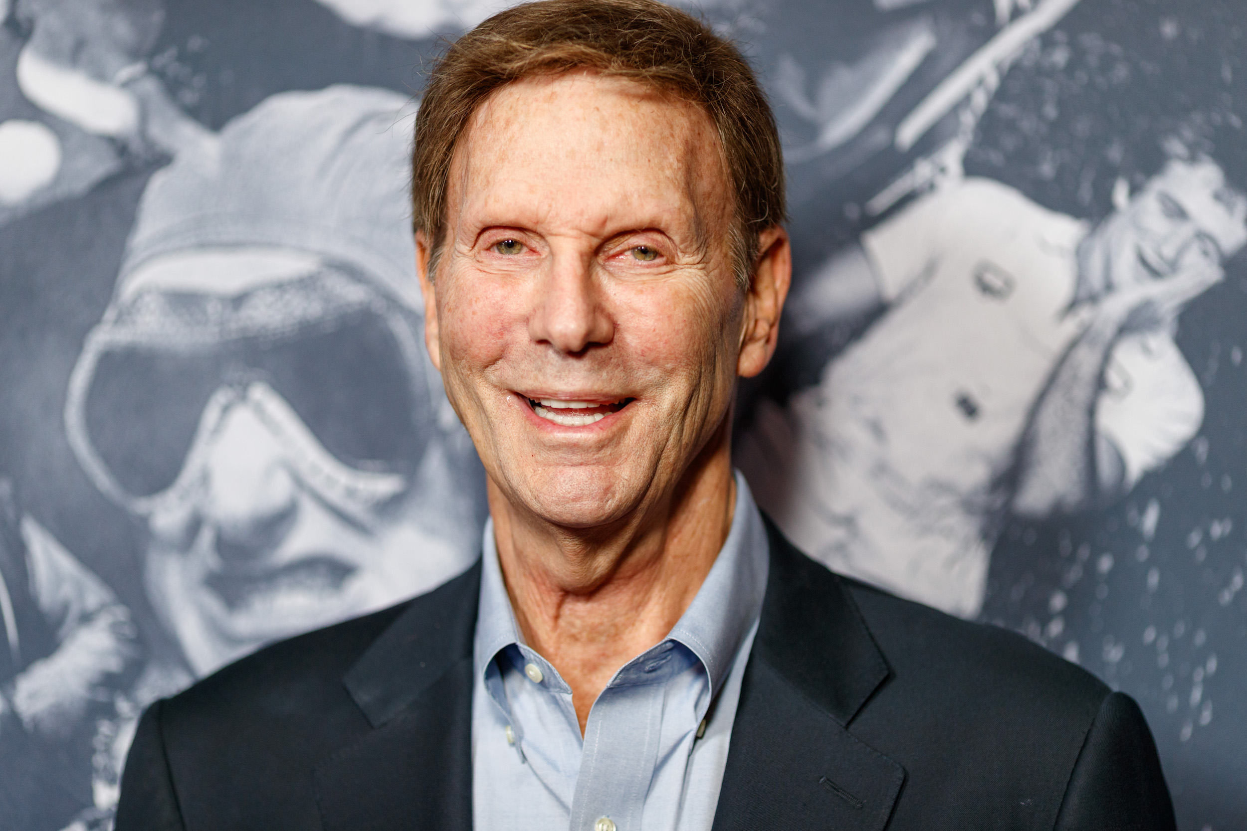 Schauspieler, Comedy-Autor und Produzent Bob Einstein („Curb Your Enthusiasm“) starb am 2. Januar 2019 im kalifornischen Indio Wells an den Folgen einer Krebserkrankung. Einstein wurde 76 Jahre alt.