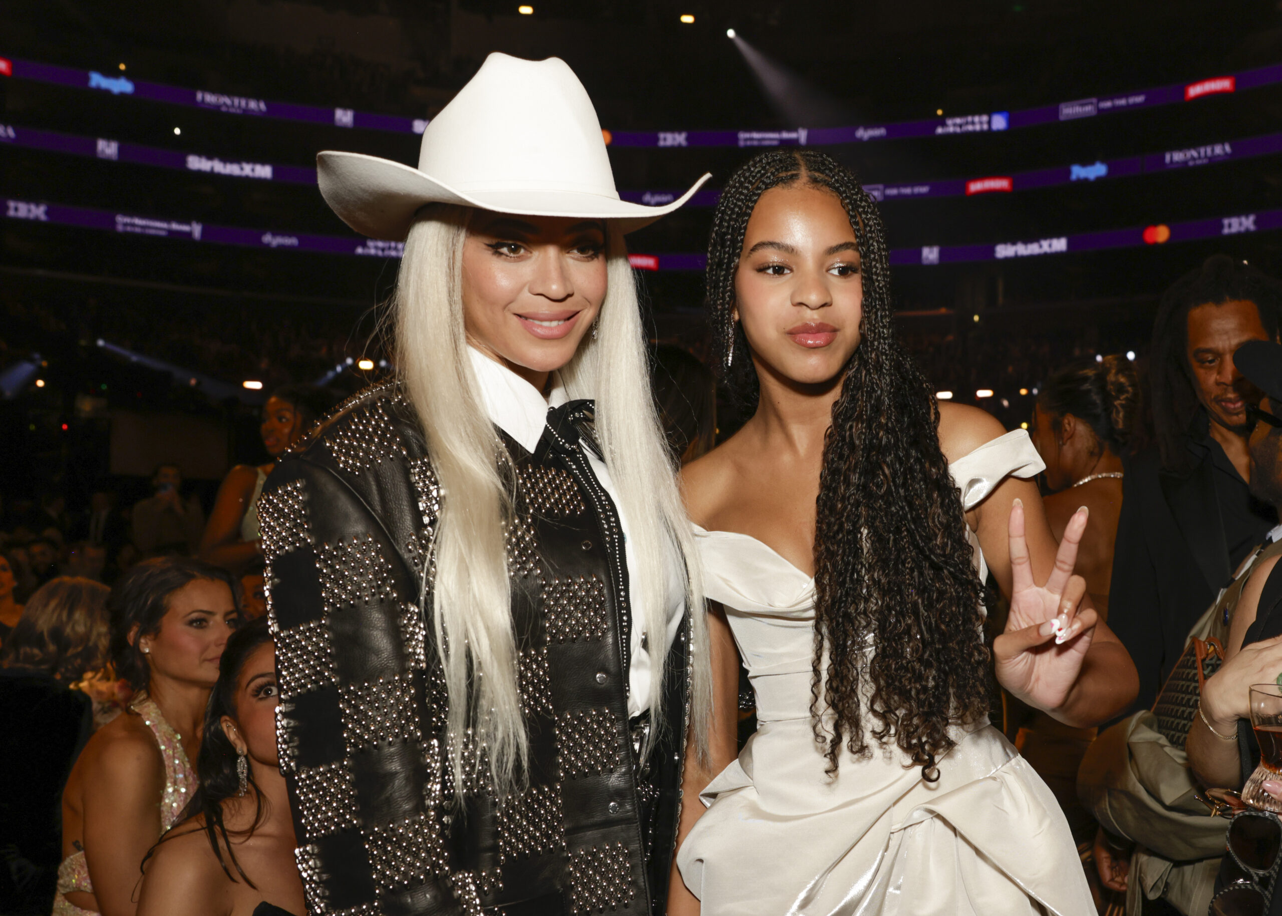 Beyoncé mit Tochter Blue Ivy Carter bei den Grammys