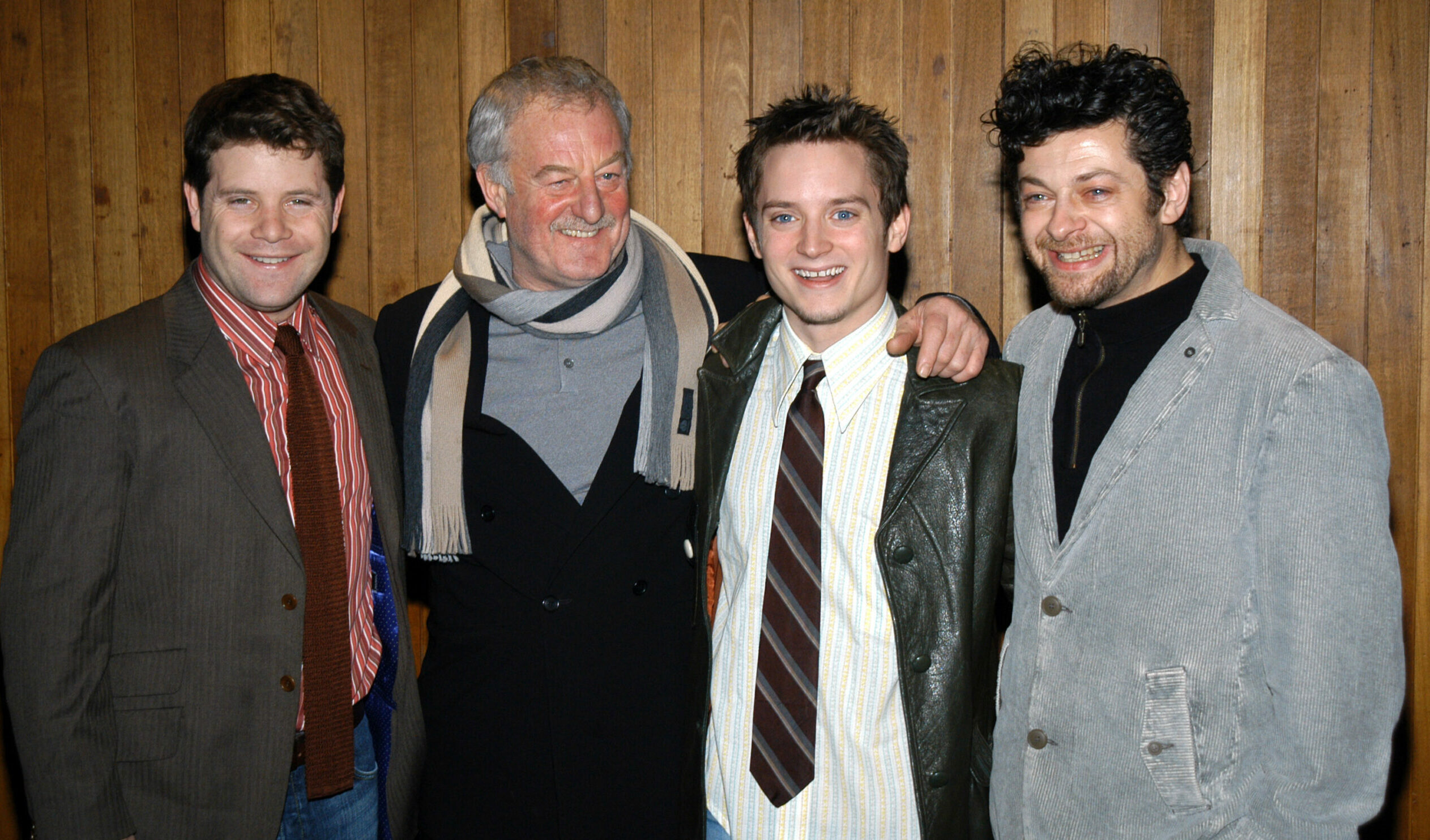 Sean Astin, Bernard Hill, Elijah Wood, und Andy Serkis aus „Herr der Ringe“