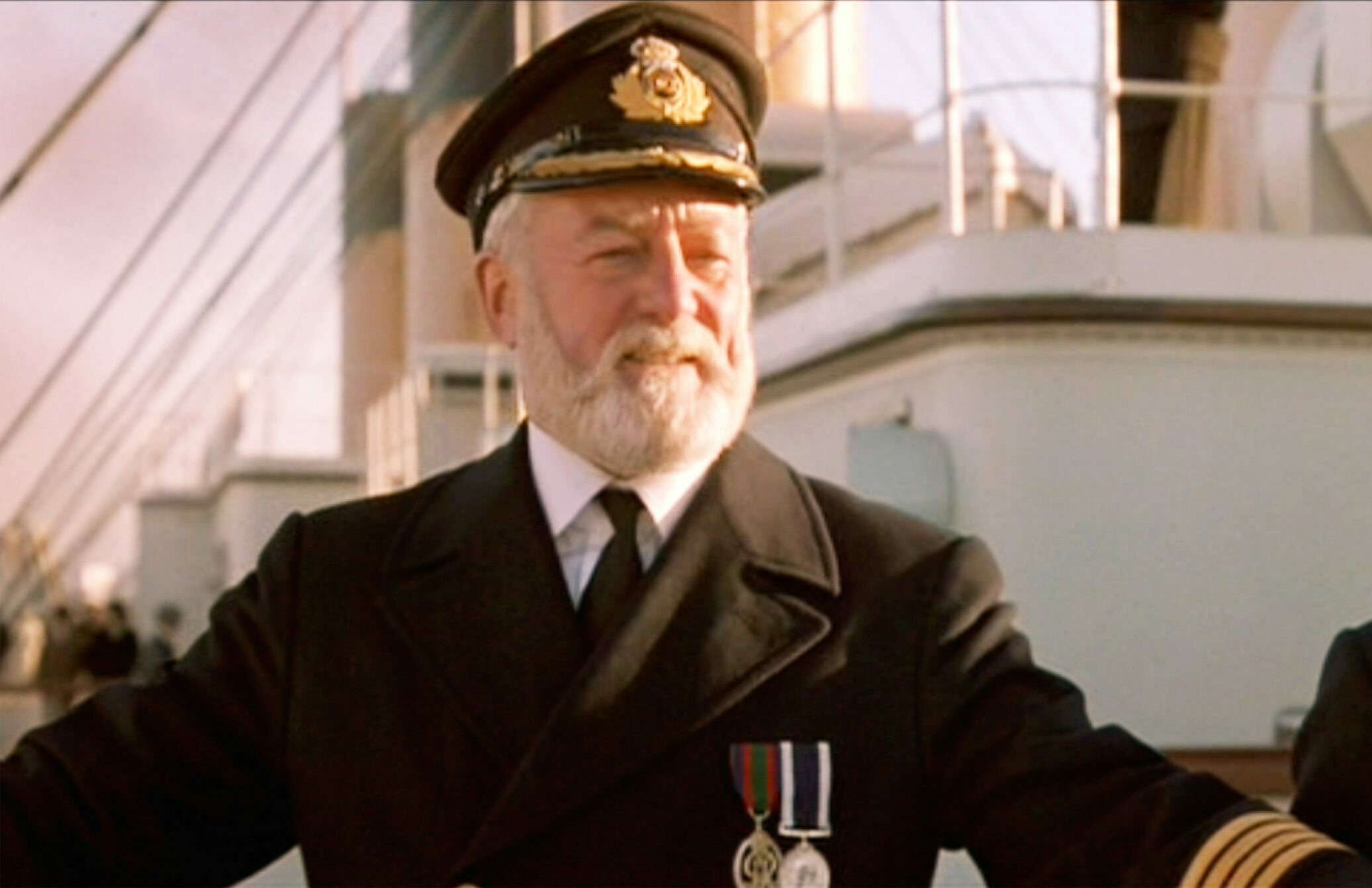Bernard Hill als Kapitän Edward James Smith in „Titanic“