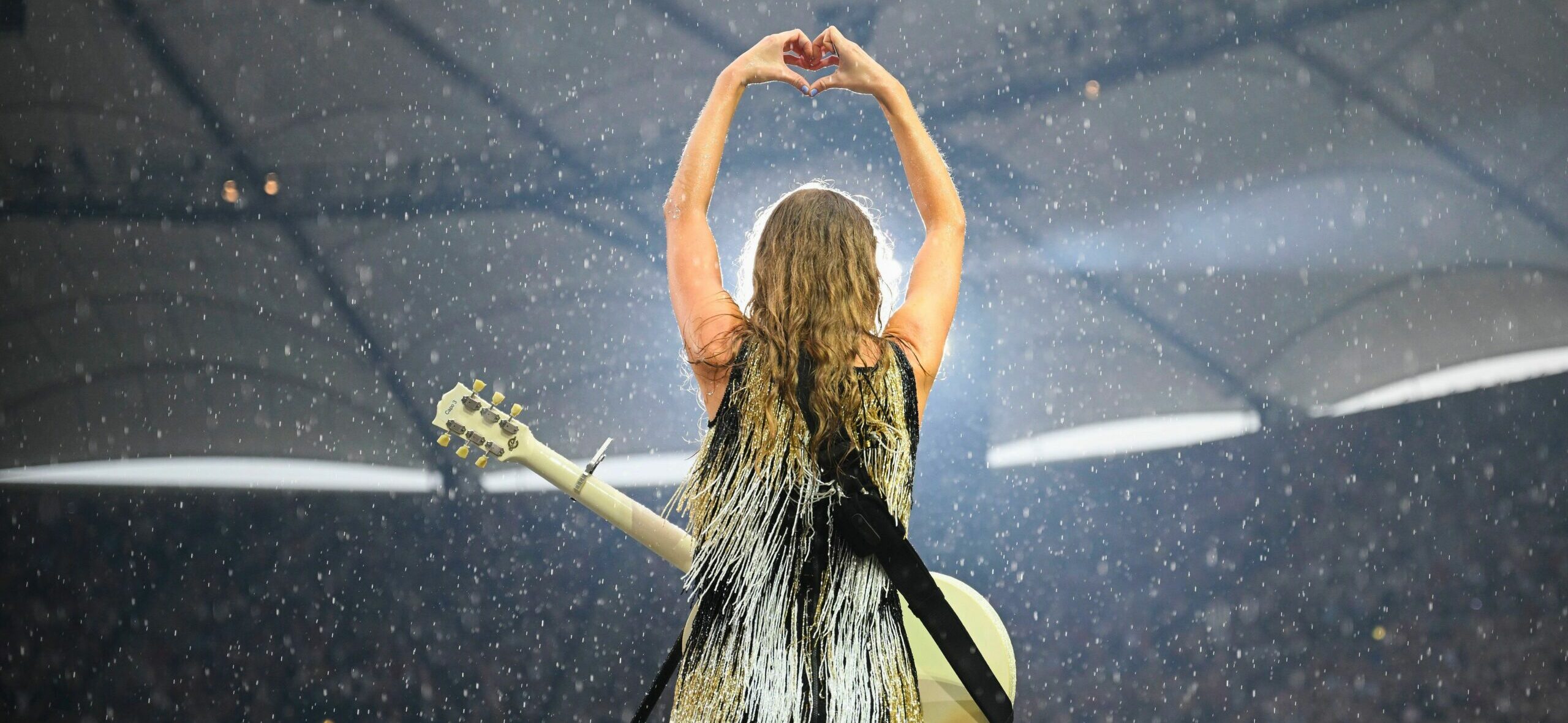 Taylor Swift auf der Bühne während ihrer „Eras“-Tour in Hamburg