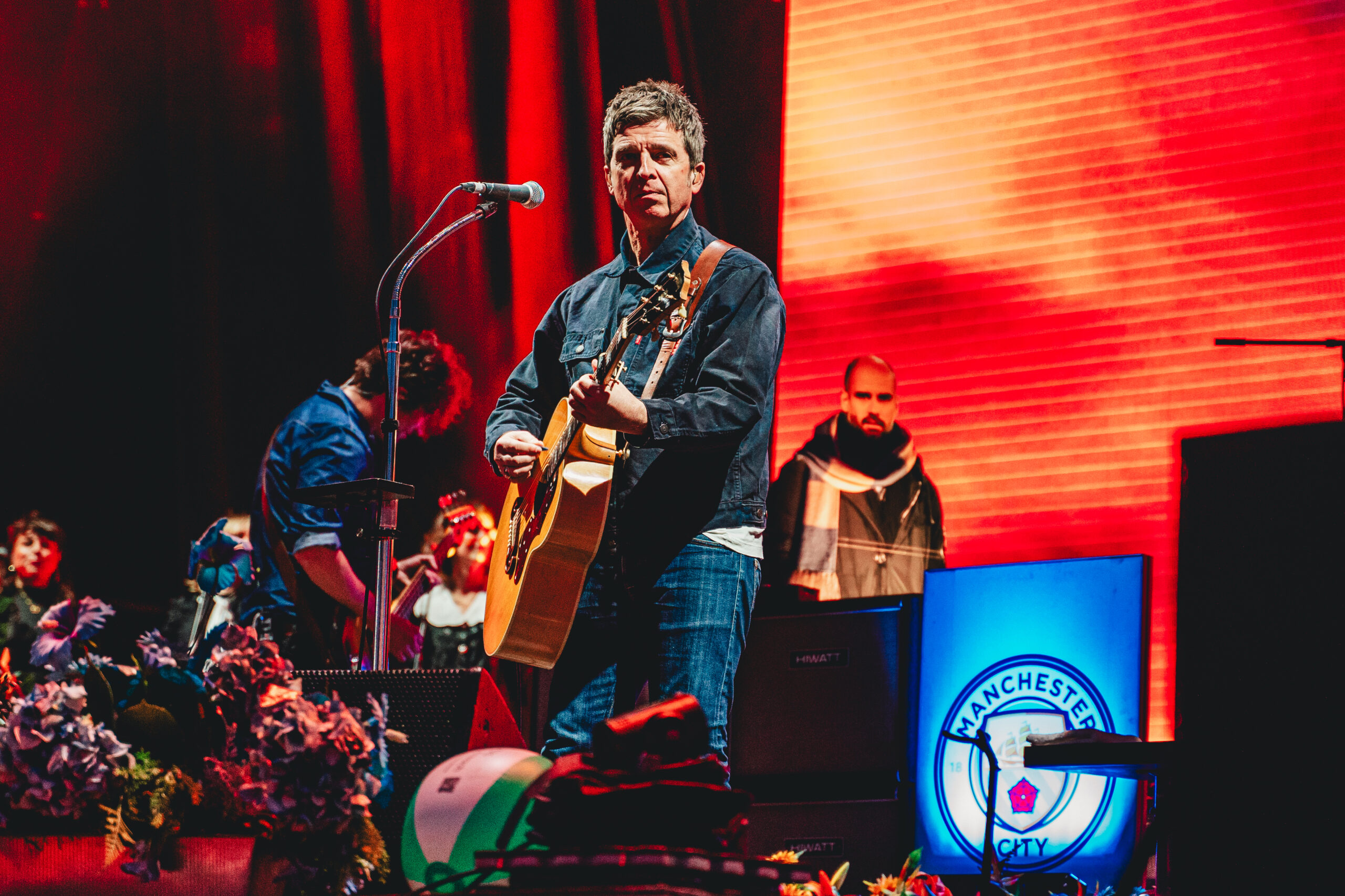 Noel Gallagher live